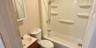 5 minutes to Oregon Tech and Skylakes Medical Center. Hard to find 1 bdrm, 1 bath unit Gallery 3