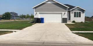 4 Bed 3 Bath Single Family Home Gallery 1