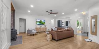 Luxury Lease on 1+ Acre with Saltwater Pool & Workshop in Ponder ISD! Gallery 9