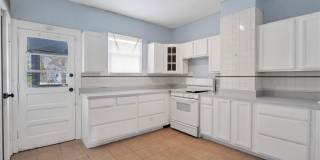 3915 Schiller Place Gallery 11
