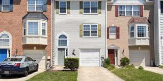 Spacious 4bd 2/2bth garage townhome located in the highly sought-after Seven Oaks community! Gallery 1