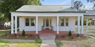 611 West Pearsall Street Gallery 1
