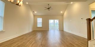 5 Bedroom, 3.5 Bathroom Home w/ Office and 2 Car Garage Gallery 16