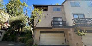 Spacious 3 bedroom 2.5 bath Condo for rent in Woodland Hills! Gallery 53