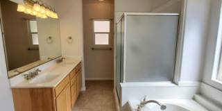 3 Bedroom, One Level Furnished Home in Emerald Ridge Gallery 21