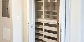 5158-62 N Leavitt / 2209-11 W Foster Gallery 5