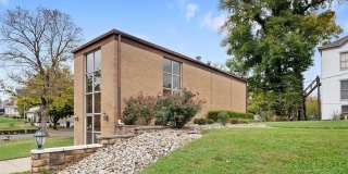 202 N Mulberry Street Gallery 1