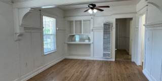 Cute 2 Bedroom, 1 Bathroom Cottage Gallery 13