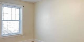 1607 West Berteau Gallery 6