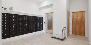 720 Thompson Street Gallery 72