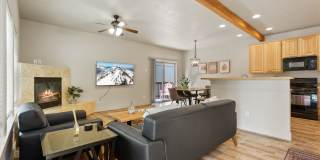 Charming, Furnished 3 bedroom Home w/ Garage Charming, Furnished 3 bedroom Home w/ Garage Gallery 4