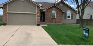Ranch in Lee's Summit For Lease - Crisp, Clean and New! Gallery 1