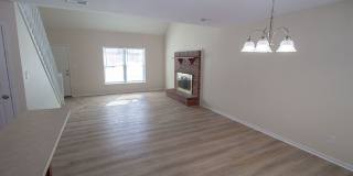 Spacious 3 bedroom duplex with 2.5 baths. Gallery 9