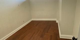 Gorgeous Commercial Unit off of North Market! Gallery 5