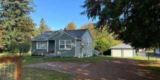Charming 4 bedroom on 1+acre in Renton across from Benson Hill Elementary Charming 4 bedroom on 1+acre in Renton across from Benson Hill Elementary Gallery 1