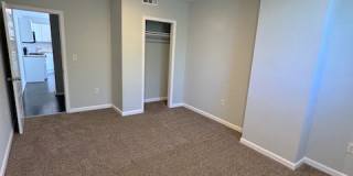 2402 Lakeview Avenue - 2 Gallery 11