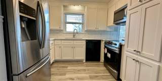 Remodeled beauty in Charolette Park Gallery 6