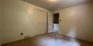 Beautiful Two Bedroom Townhouse in Plum! Equipped Kitchen, Patio & More! Call Today! Beautiful Two Bedroom Townhouse in Plum! Equipped Kitchen, Patio & More! Call Today! Gallery 9