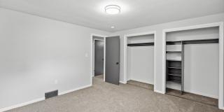 Stunning 3 bed, 2 bath home in East Hills available August 1! Gallery 23