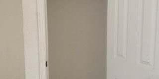 "Move In Special" $250 OFF First Month's Rent - Lovely 3 Bedroom 2 Bath Condo Gallery 13