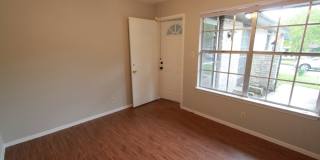 East Austin 4BR Gem on Cul-de-Sac w/ Spacious Lot & Updates Gallery 10