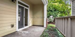 Freshly Remodeled 3-Story Townhome in a Gated Community — Blocks to MAX & Gresham Station Gallery 28