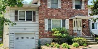 142 E Sunnyside Lane unit: Side Entry Gallery 1