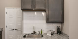 Vintage Foxland Apartments Gallery 4