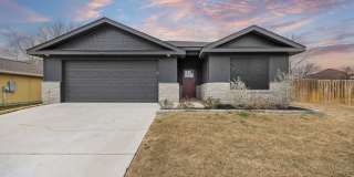 3 BEDROOM 2 BATH CUSTOM HOME IN NOLANVILLE Gallery 1