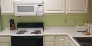 SPECIAL!  2 Bedroom/2 bath Condo; 1/2 off rent second month Gallery 1