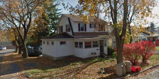 3-Bedroom House with Free Parking and On-site Washer/Dryer Gallery 1