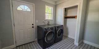 2047 N MARKET Street Gallery 13