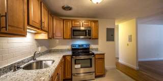 2-bedroom w/H&HW * One Block to BU Gallery 3