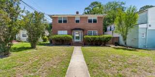 *** TWO WEEKS FREE*** Live Close to Everything – 1BR in Southside Jax Gallery 3