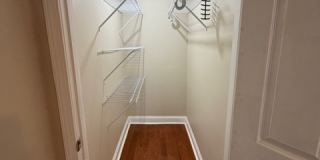 826 Radford Place Gallery 12