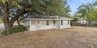 Live Close to Campus! 4 Bed/2 Bath Available for August 2026 Move-in! Gallery 15