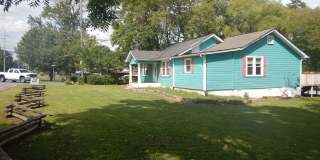 3 Bedroom 2 Bath house on level lot. Pet Friendly Gallery 1