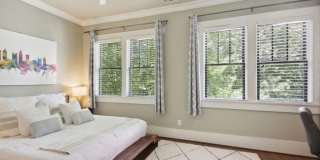 519 N Highland Avenue NE Gallery 13