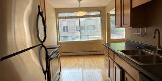 Lovely Lowry Hill 1 Bedroom Condo Gallery 7