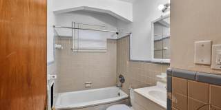 $1050 Charming 2 Bed Home Gallery 8