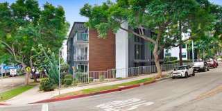 8300 De Longpre Apartments Gallery 14
