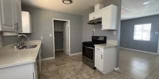 Charming West Lancaster Duplex Gallery 11