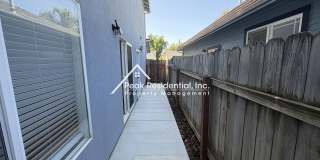 Great 4 Bd/2.5Ba Duplex with 1 Car Garage! Gallery 24