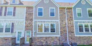 2 bedroom 2 bath Urbandale Townhouse with a 2-Car attached garage Gallery 1