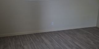 2256 Maple Street Gallery 10
