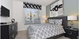 Modern Townhome in quiet neighborhood: 3BR, Pool & Near Disney Gallery 6