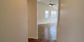 Great Single Level 3 bedroom 2 bath Home Gallery 6