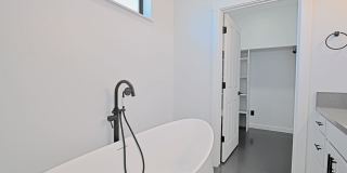 1495 Oxbow Gallery 51
