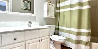 Fully furnished 2-Bedroom, 2-Bath Lakefront Cottage in Sandestin Resort available for Long Term Rental Gallery 14