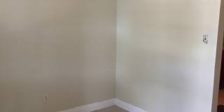 Large 3-2 with a carport Gallery 4